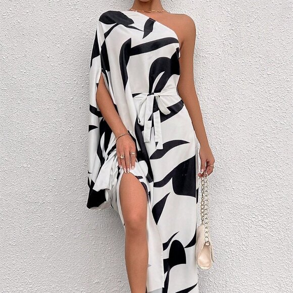 Blacxk & White Boho Women's Full-Print Asymmetric Neckline Dress - Picture 1 of 5